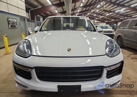 2016 Porsche Cayenne Gts z USA, uszkodzony, nr VIN WP1AD2A22GLA71440